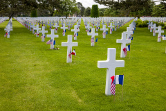 Pierres tombales au cimetière Américain de Normandie à Collev