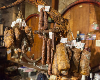 Charcuterie corse à La vieille Cave, Corte, Corse-du-sud, Corse