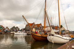 Bateaux au port de Volendam, Pays-Bas