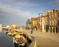 Rue João Mendonça au petit matin, Aveiro, Portugal.