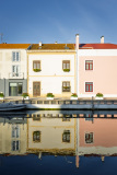 Réflection dans l'eau du canal de la Cais dos Botirões, Aveiro