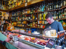 Quimet & Quimet, tapas bar, Carrer del Poeta Cabanyes, 25, 08004 Barcelona, Spain