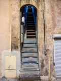 Escalier typique d'une maison de Bonifacio.