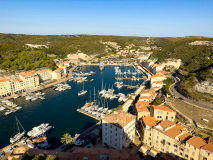 Vue à vol d'oiseau du port