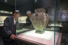 Deux vieux amis au musée