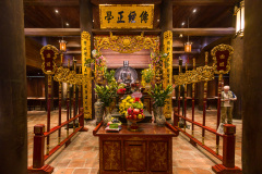 Autel dans le temple de la litératre, Hanoi, Vietnam du Nord.