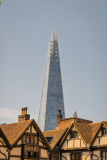 Une vue en contre plongée de l'édifice londonien The Shard tou
