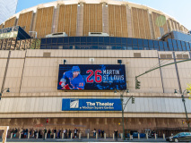 Une file d'attente en face du Madison Square Garden