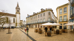 Place publique près de l'Église de Sainte Marie de Marvila, Sa