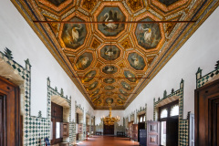 Salle de réception à l'intérieur du Palais National de Sintra