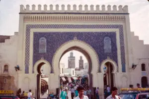 Bab Boujloud est une des portes de l'ancienne Medina de Fès (Fès el-Bali) et ouvrant sur Fès el-Jdid.